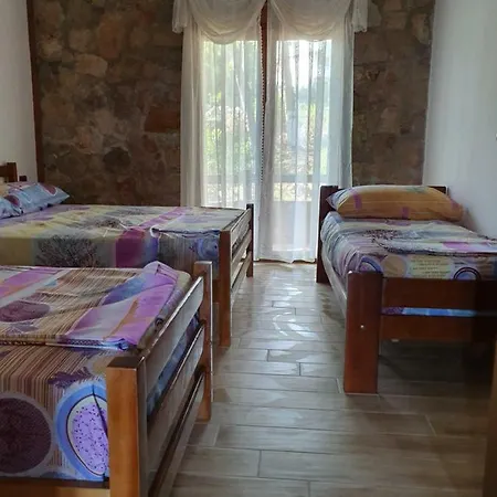 Aparthotel Vila Elezi Shëngjin