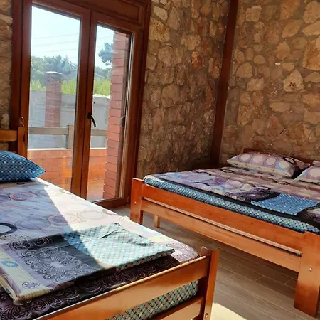 Aparthotel Vila Elezi Shëngjin