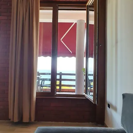 Vila Elezi *
