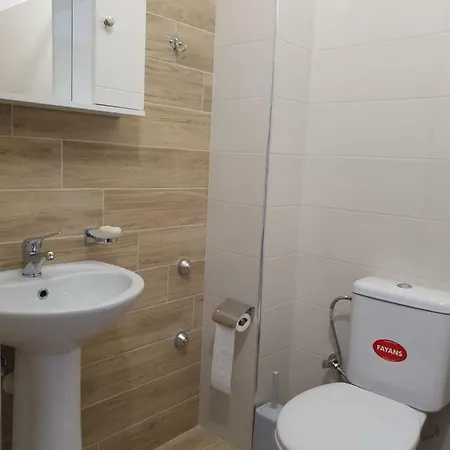 Aparthotel Vila Elezi *
