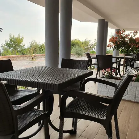 Aparthotel Vila Elezi