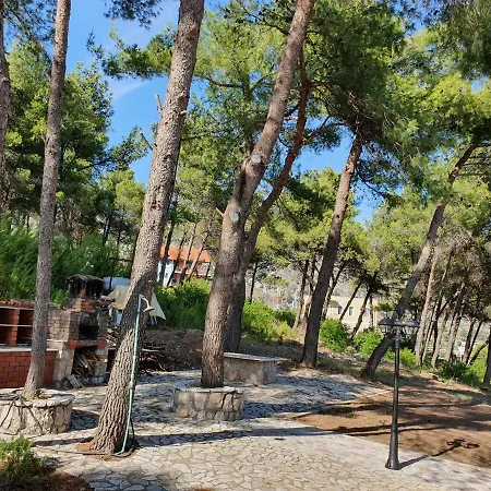 Ξενοδοχείο με διαμερίσματα Vila Elezi *